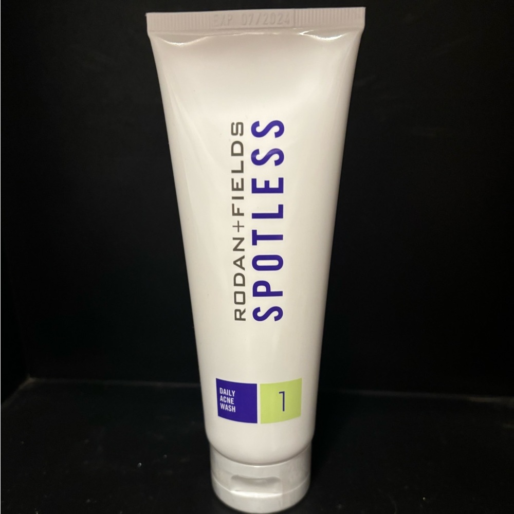 Rodan + Fields New and Sealed Spotless Daily Acne Wash